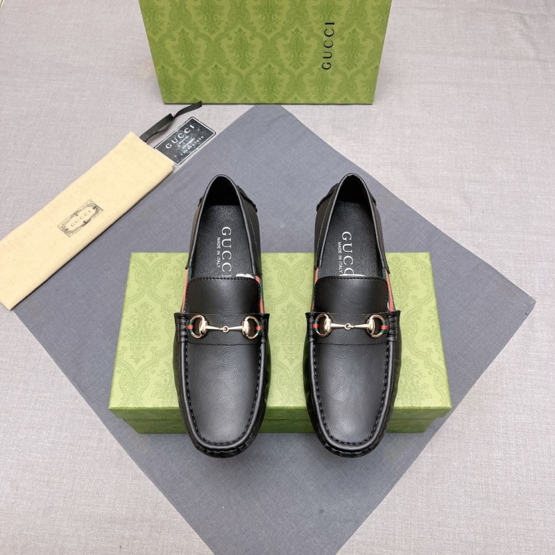 G*u*i leather shoes
